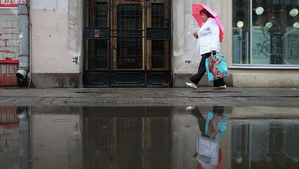 Дождь в Петербурге. Архивное фото