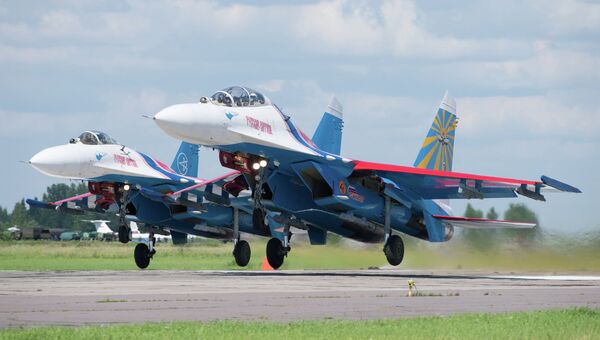 Взлет парой Су-27 АГВП Русские Витязи