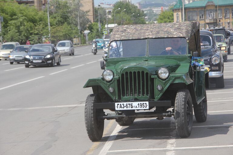 Дорожная полиция Красноярска вывела на улицы ретроавто