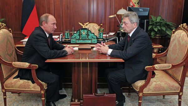 Президент России Владимир Путин (слева) и президент Российской академии медицинских наук Иван Дедов