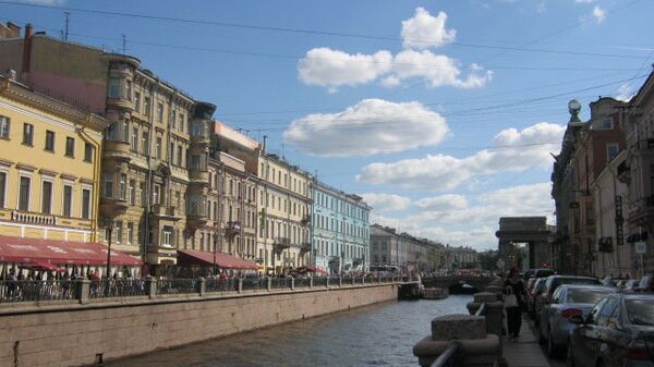 Летний день в Петербурге. Набережная канала Грибоедова