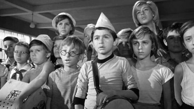 Кадр из фильма Добро пожаловать, или Посторонним вход воспрещен  Кадр из фильма Добро пожаловать, или Посторонним вход воспрещен