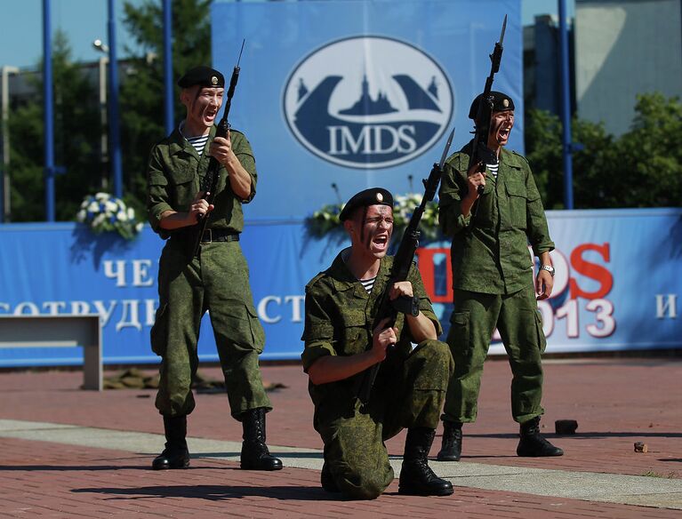 Открытие международного военно-морского салона в Санкт-Петербурге