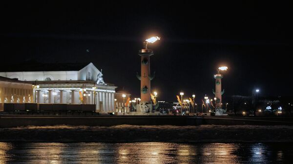 Факелы Ростральных колонн в Петербурге не будут зажигать в новогоднюю ночь