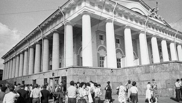 Здание Центрального военно-морского музея в Петербурге, архивное фото