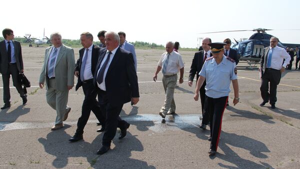 Костромской губернатор Сергей Ситников на аэродроме Сокеркино
