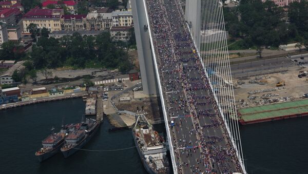 Золотой мост во Владивостоке уже не раз становился пешеходным. Архивное фото