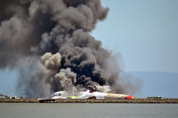 Пожар на самолете Boeing 777 Asiana Airlines