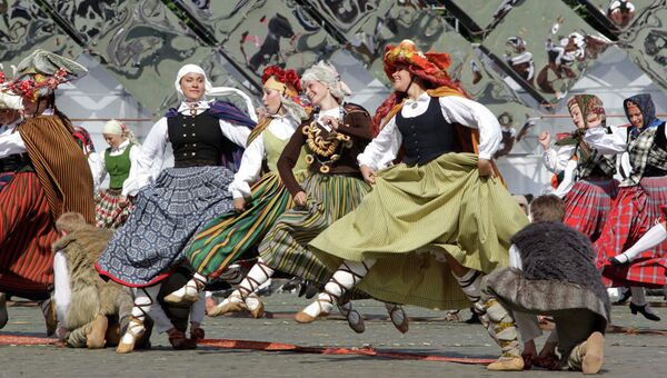 Участники праздника песни и танца в Риге, Латвия