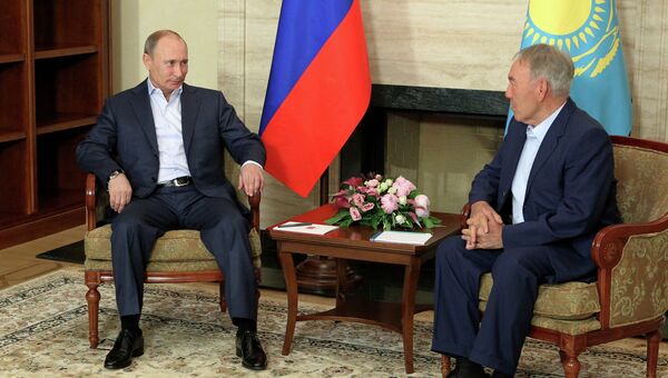 резидент России Владимир Путин и президент Казахстана Нурсултан Назарбаев. Архивное фото