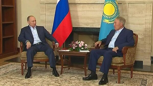 Путин на встрече с Назарбаевым сравнил египетский конфликт с войной в Сирии