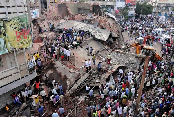 Обрушение здания в городе Секундерабад, Индия