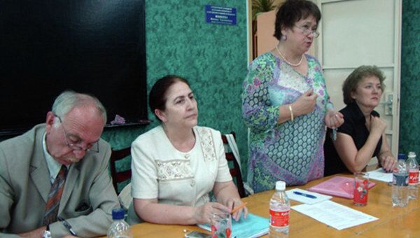 Светлана Хапчаева (вторая слева)