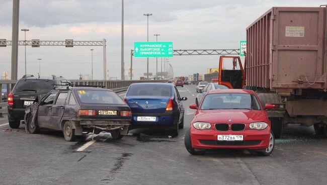 ДТП на кольцевой автодороге в Петербурге