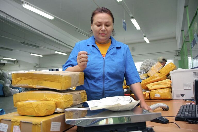 Сортировщик на почте зарплата. Сортировщик почты. Сортировка почтовых отправлений. Сортировка почтовых отправлений. Почта сортировочный центр.