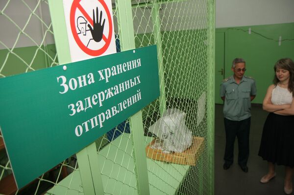 Почтовые будни: сортировка и рентген писем из-за рубежа в Новосибирске