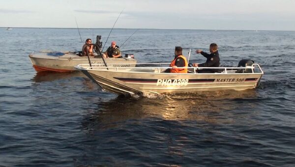 Рыбоохрана берет на абордаж браконьеров, истребляющих молодь судака