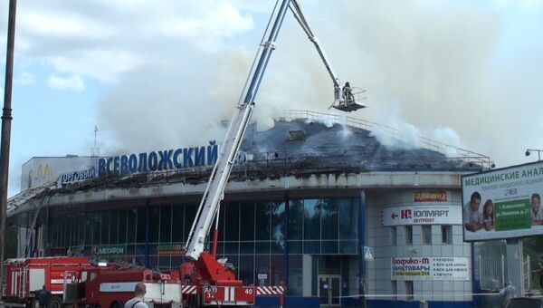 Пожар в торговом центре в Ленобласти