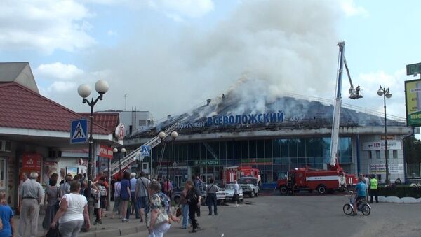 Пожар в торговом центре в Ленобласти
