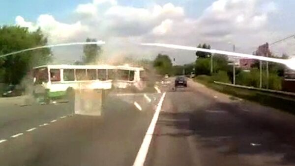 МВД обнародовало запись видеорегистратора с аварией КамАЗа и автобуса