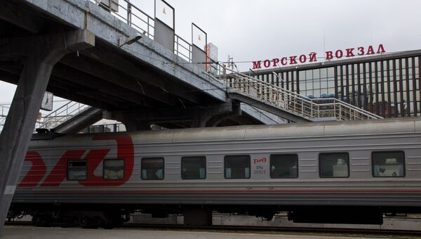 Железнодорожный вокзал Владивостока, архивное фото