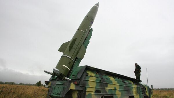 Пуск тактической ракеты Точка на военном полигоне в Калининградской области. Архивное фото