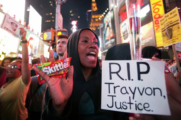 Протесты в Нью-Йорке против оправдания судом Джорджа Циммермана