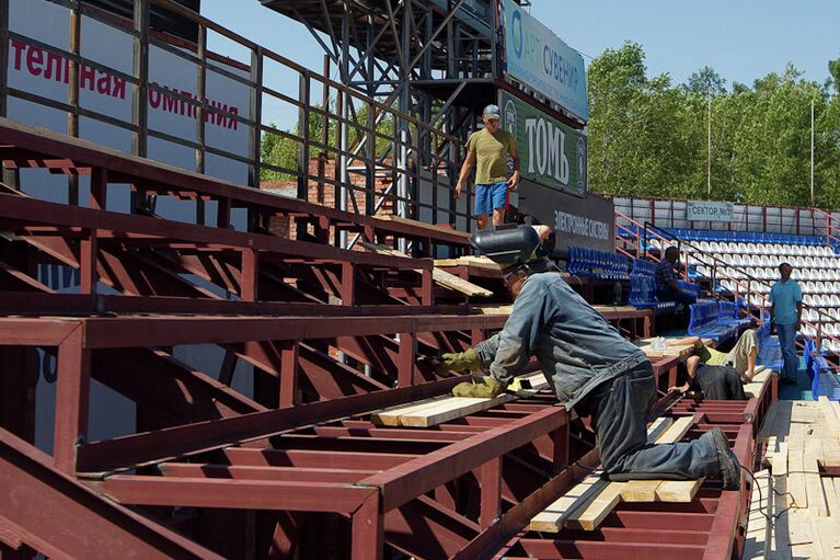 Подготовка к сезону стадиона Труд в Томске