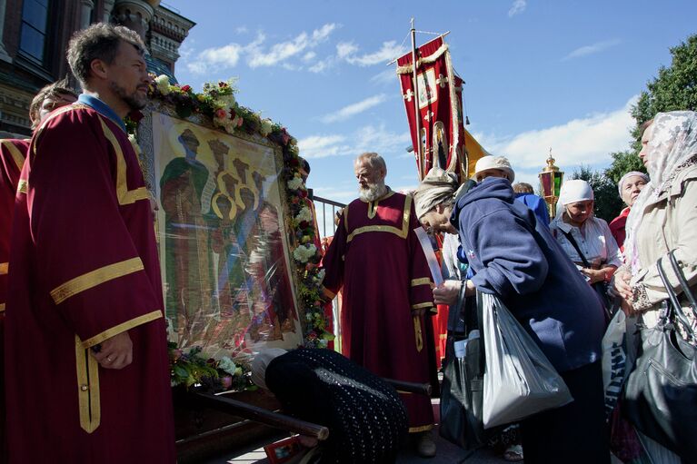 Крестный ход, посвященный памяти Николая II и его семьи