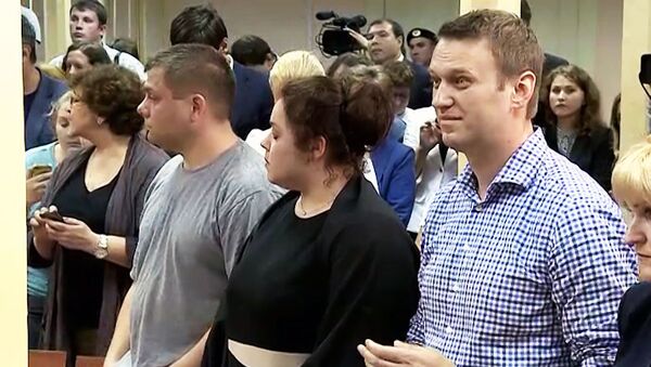 Приговор по делу Кировлеса: Навальный и Офицеров получили сроки в колонии