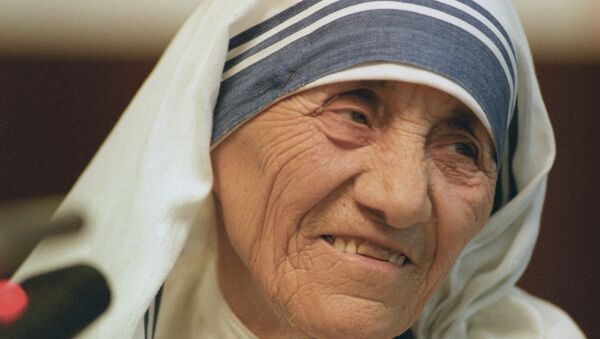 Настоятельница Ордена милосердия мать Тереза, архивное фото