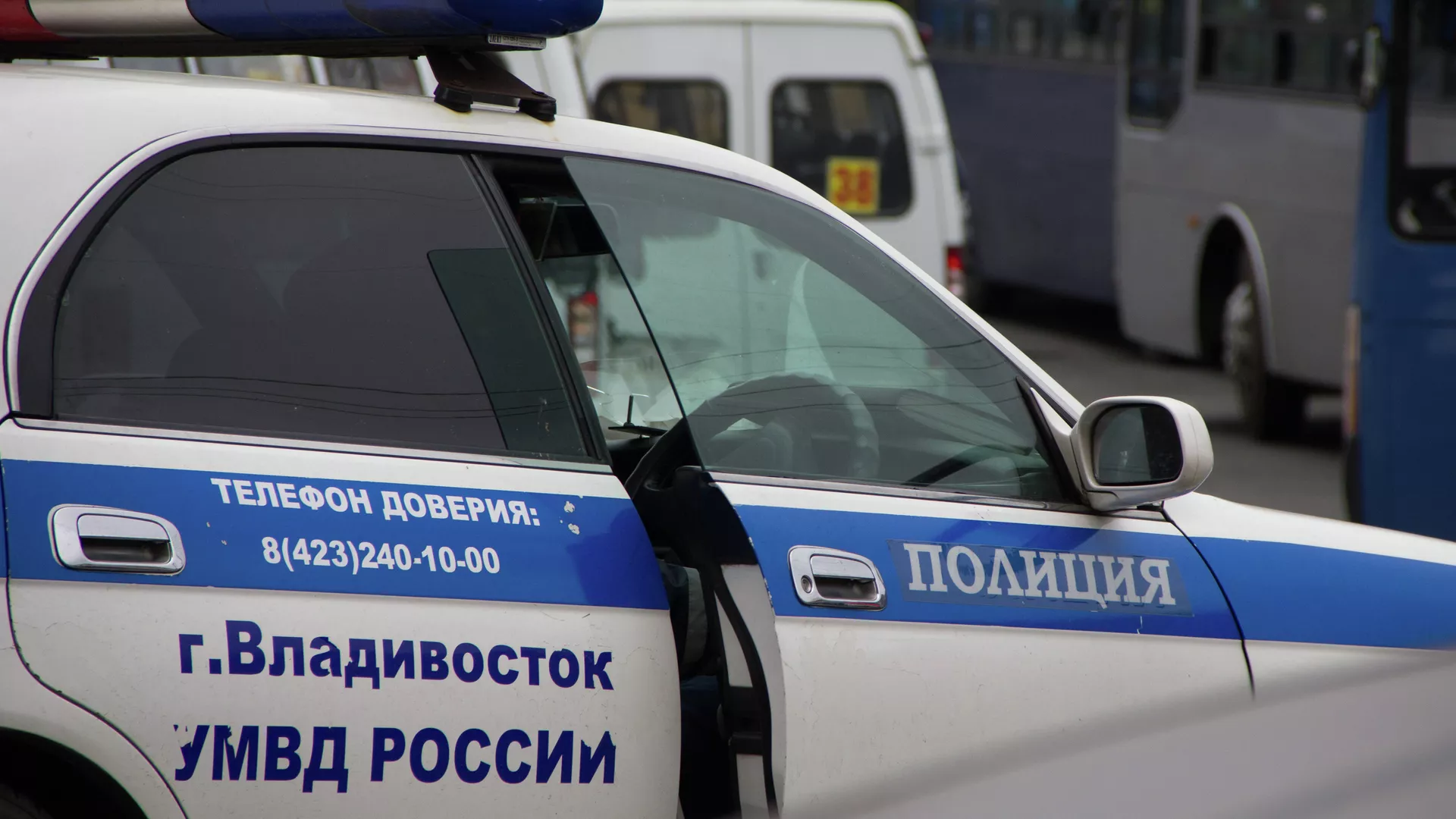 Автомобиль полиции во Владивостоке - РИА Новости, 1920, 24.12.2024