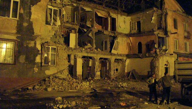 Обрушении стены кирпичного дома в Барнауле