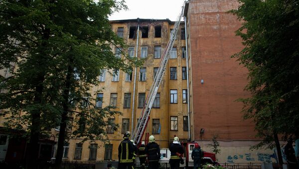 Пожар на Большой Монетной улице в Петербурге