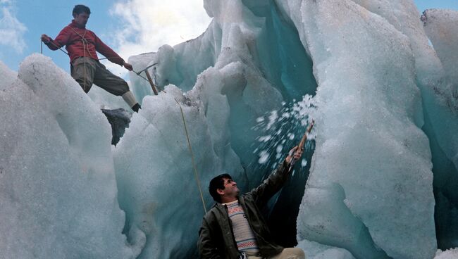 Туристы в горах Абхазии. Архивное фото