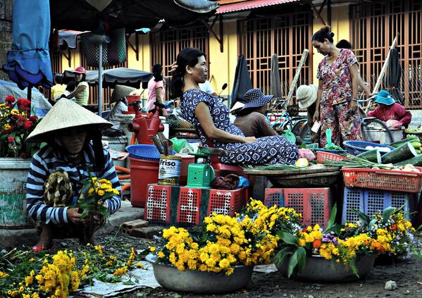 Рынок во вьетнамском городе Хойан