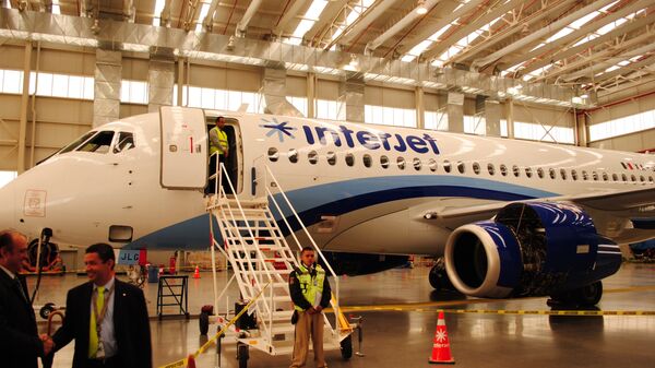Первый самолет SSJ-100 прибыл в Мексику. SSJ-100 в ангаре компании Interjet в Толуке