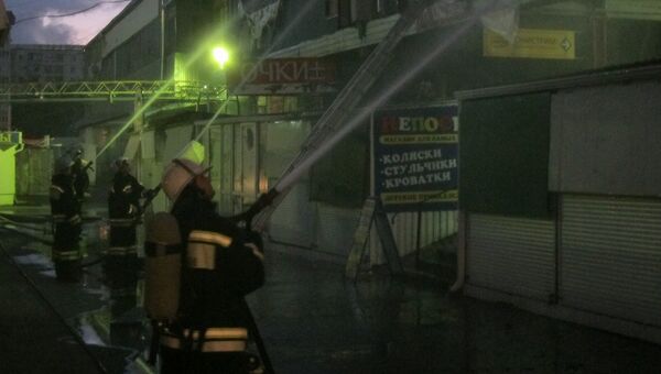 Тушение пожара на рынке в Ставрополе