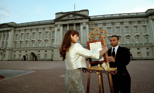 Свидетельство о рождении принца Кембриджского выставлено в Букингемском дворце