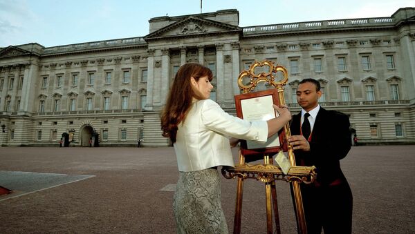 Свидетельство о рождении принца Кембриджского выставлено в Букингемском дворце