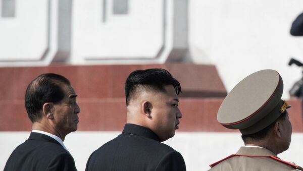 Руководитель КНДР Ким Чен Ын (второй слева) в Пхеньяне, Архивное фото