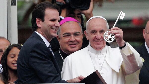 Папа Римский получил ключи от Рио-де-Жанейро
