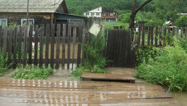 Во время наводнения в Тернейском районе Приморья, август 2013 года