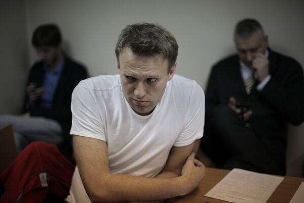 Блогер Алексей Навальный на заседании мирового суда