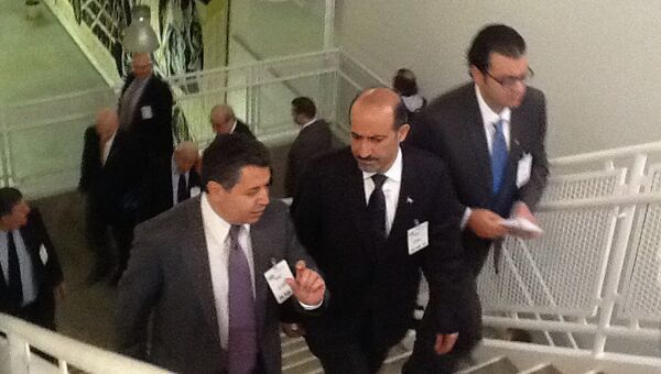 Глава коалиции сирийской оппозиции А.Джабра перед встречей в ООН. Архивное фото