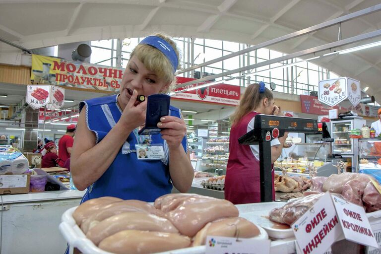 День работника торговли в Новосибирске: прилавки, витрины и лица