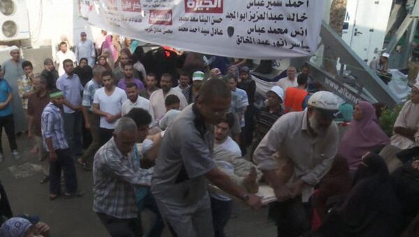 Сторонники Мурси перенесли в госпиталь пострадавших в ходе протеста в Каире