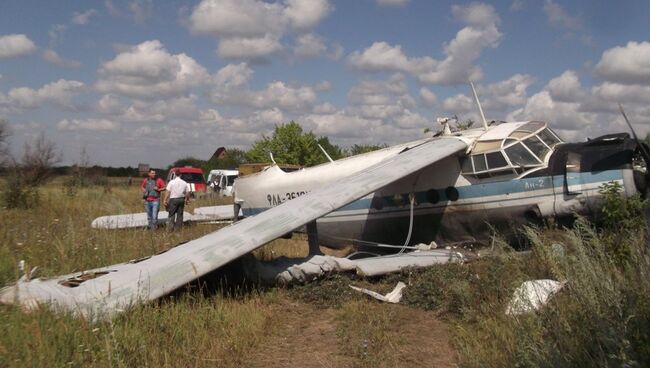 Ан-2 совершил жесткую посадку в Ростовской области