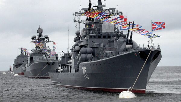 Парад кораблей во время празднования Дня военно-морского флота России во Владивостоке. Архивное фото