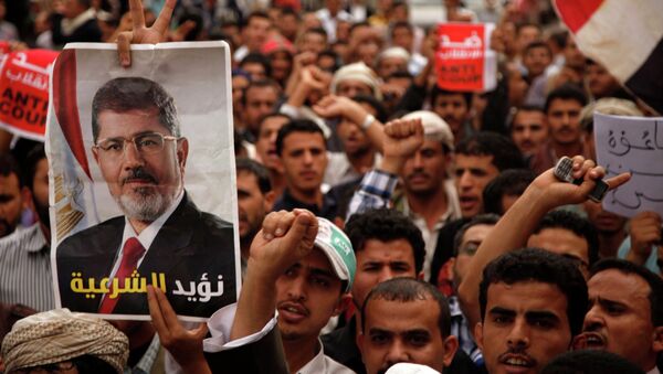 Выступления сторонников Мохаммеда Мурси возле египетского посольства в Сане